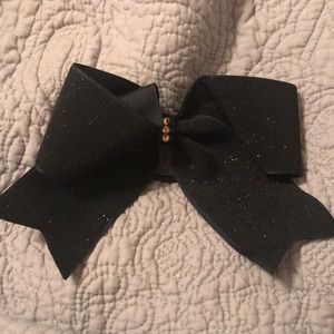 Cheer bow